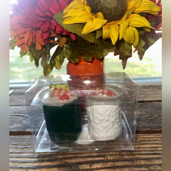 Sushi Roll Salt & Pepper Shakers - Picture 4 of 4